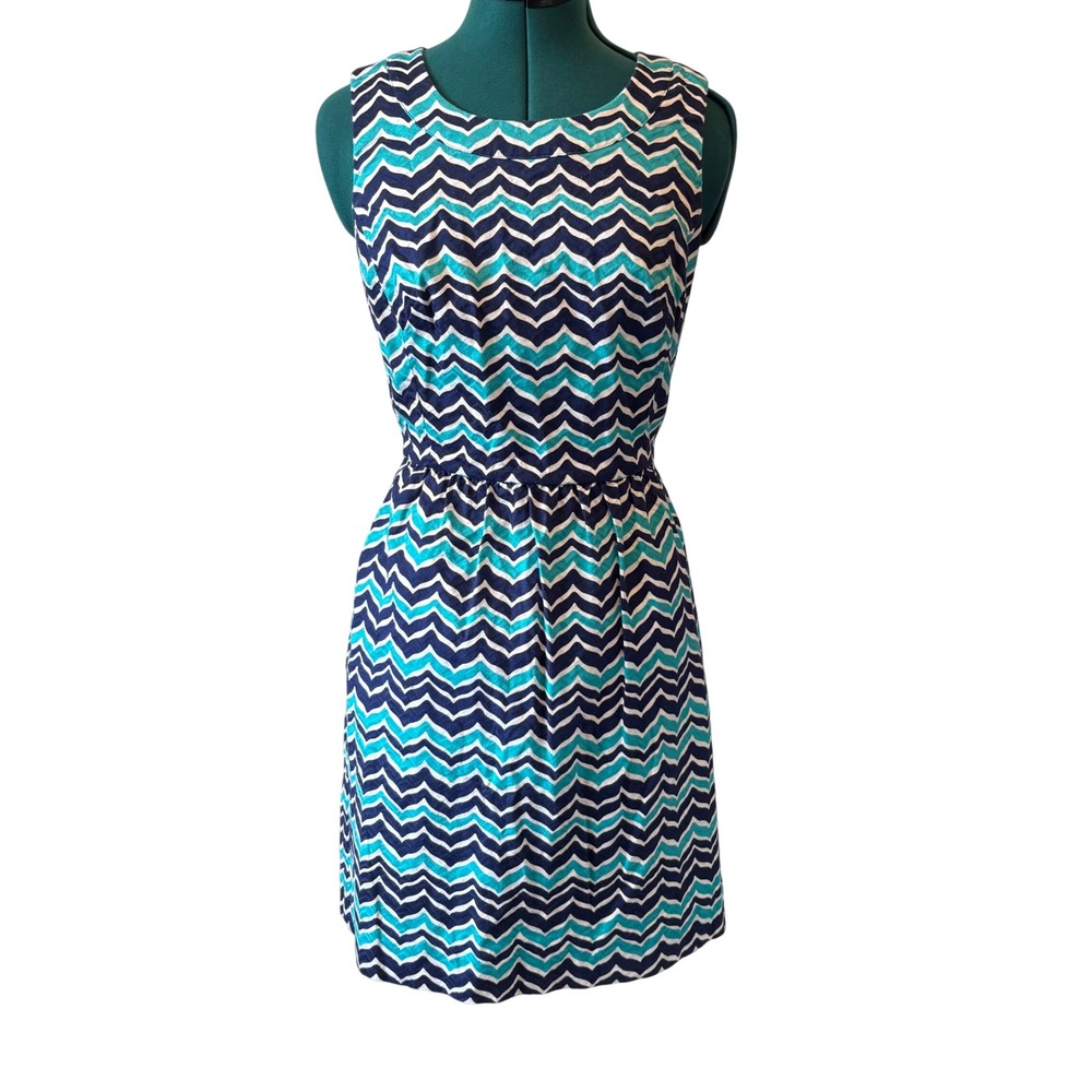 Vineyard Vines Fit & Flare Dress Chevron Blue White Open Back Size 4 Preppy EUC